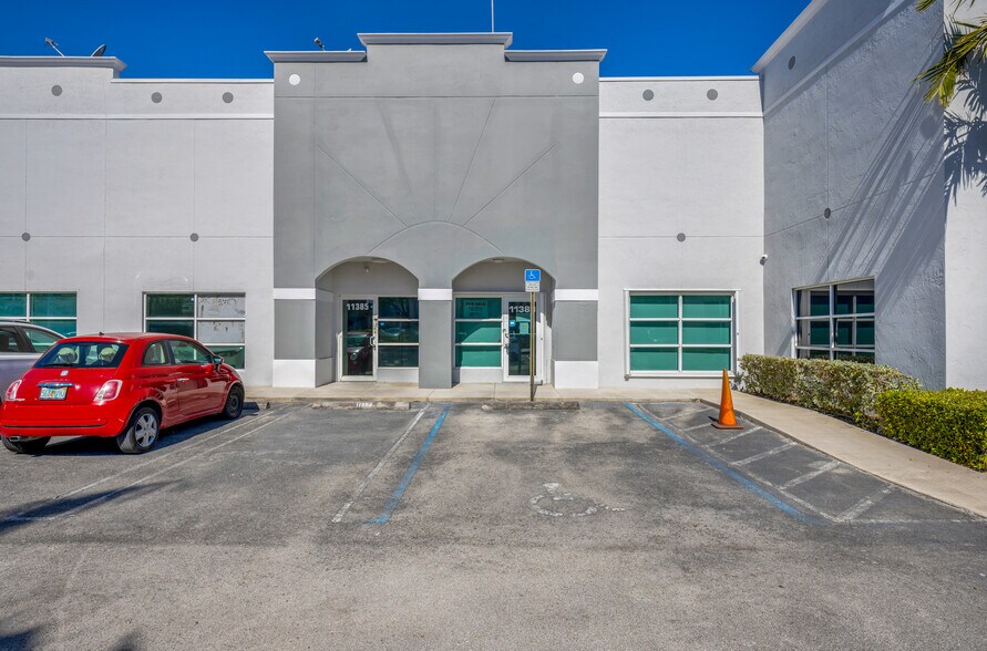 More Photos Of 11379-11399 NW 122nd St, Medley Warehouse For Sale