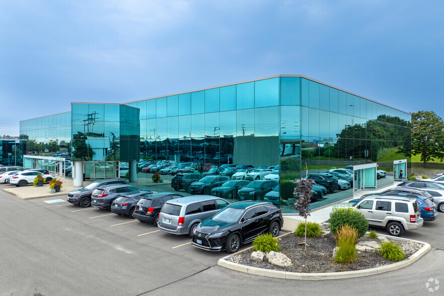 Primary Photo Of 405 Britannia Rd E, Mississauga Showroom For Lease