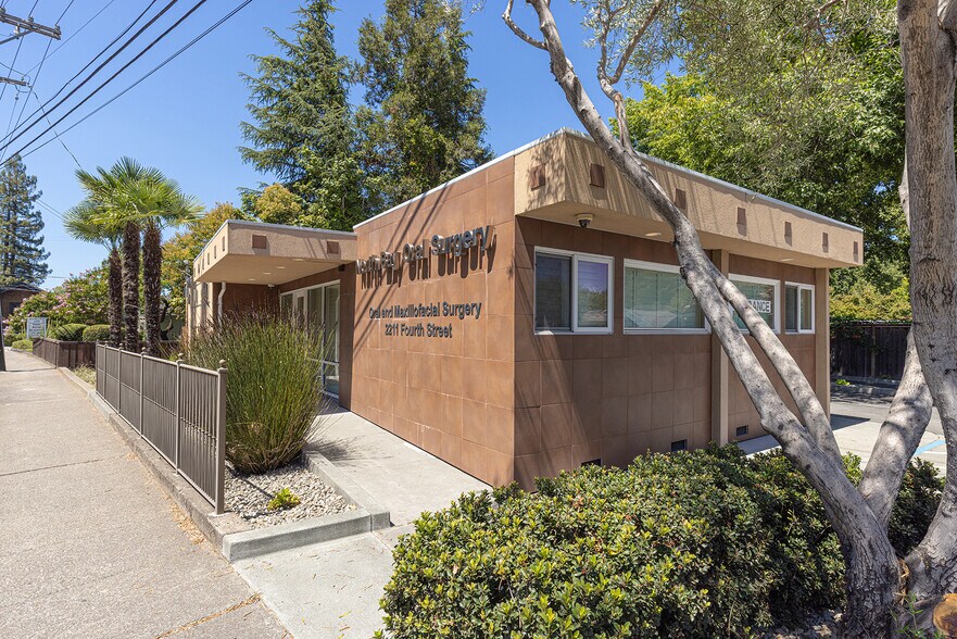 More Photos Of 2211 4th St, Santa Rosa Medical For Sale