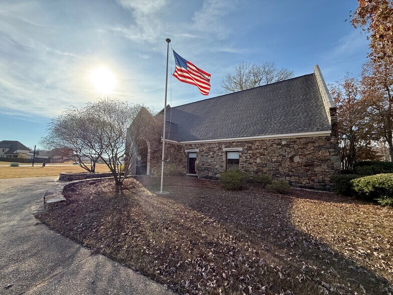 More Photos Of 204 Griffin Park Dr, Birmingham Office For Sale