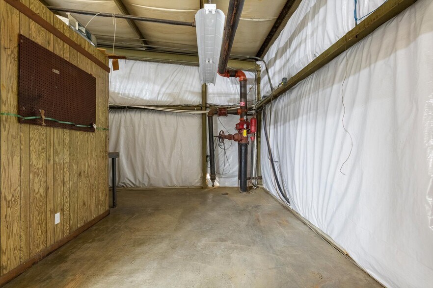 More Photos Of 1811-1813 Old Estill Springs Rd, Tullahoma Warehouse For Lease