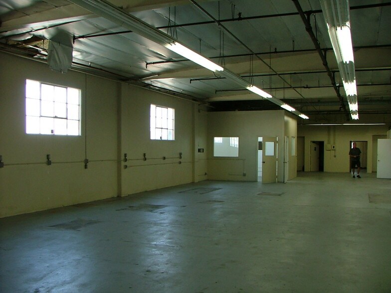 More Photos Of 1009 S Mountain Ave, Monrovia Manufacturing For Lease