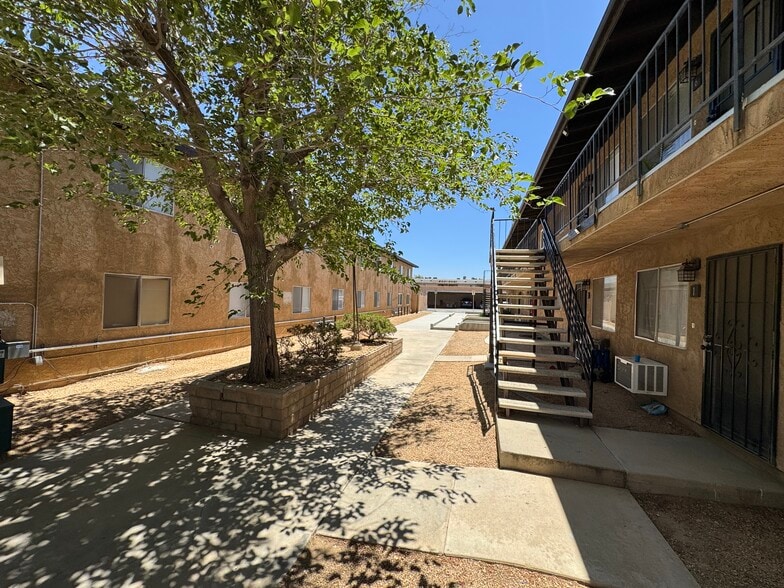 More Photos Of 518-524 E Avenue Q-12, Palmdale Apartments For Sale
