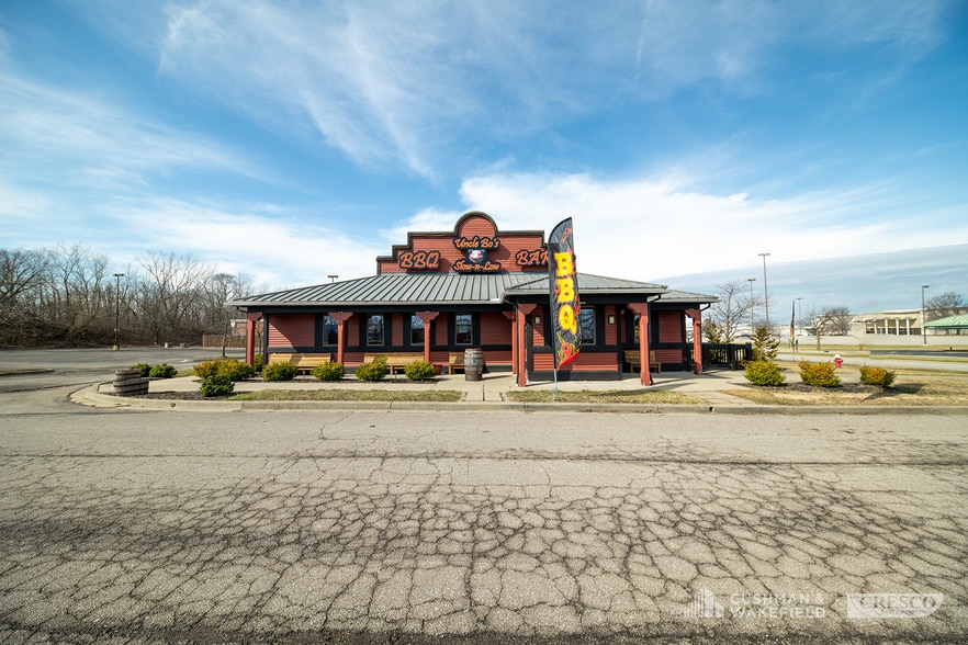 Primary Photo Of 2000 Midway Mall, Elyria Restaurant For Sale