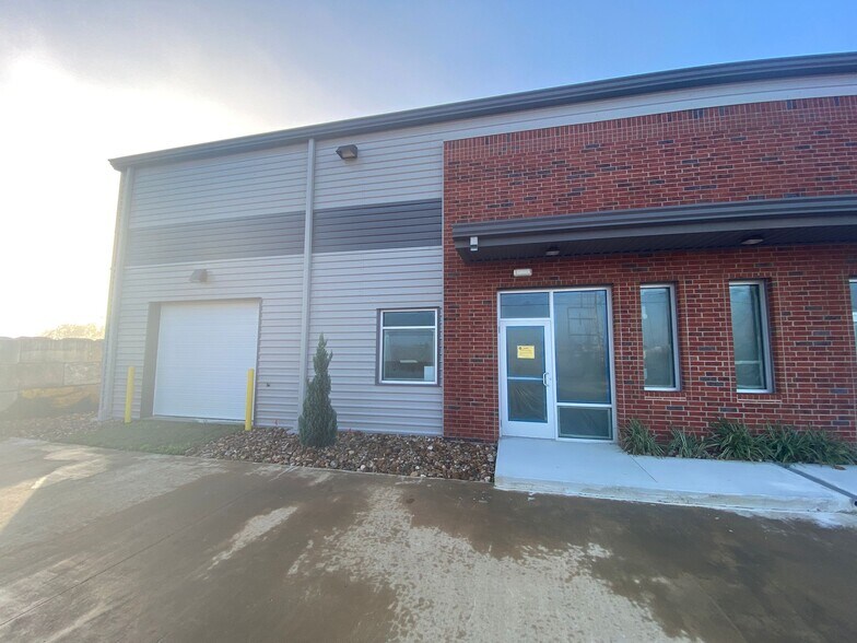 More Photos Of 11950 Barker Cypress Rd, Cypress Unknown For Lease