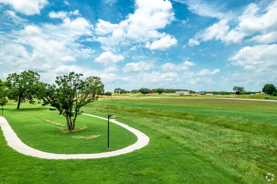 More Photos Of 195 Business Park Ave, Stockdale Land For Sale