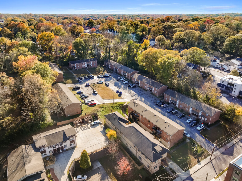 Primary Photo Of 880 Rock St NW, Atlanta Apartments For Sale