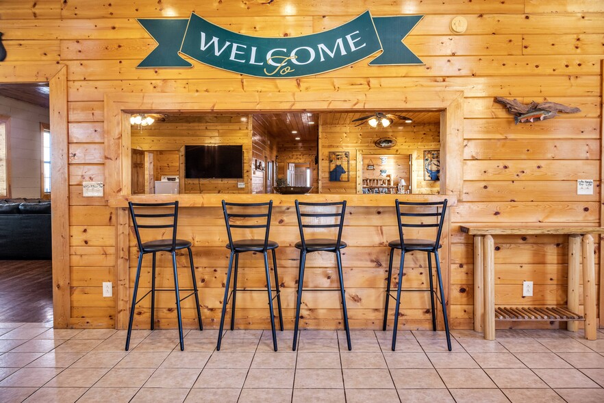 More Photos Of 301 School St, Tellico Plains Freestanding For Sale