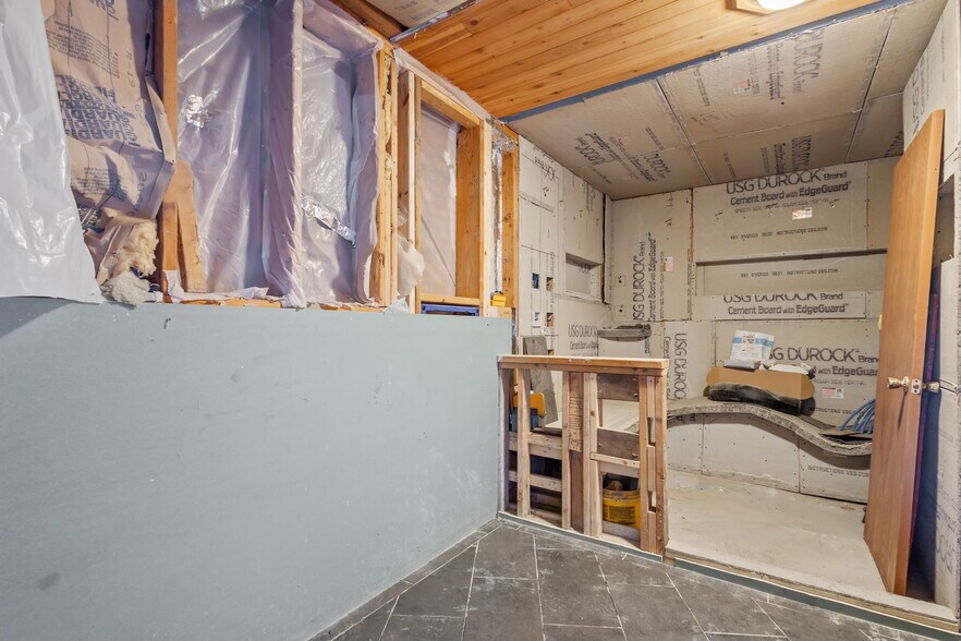 More Photos Of 2507 E 1100 N, Demotte Apartments For Sale