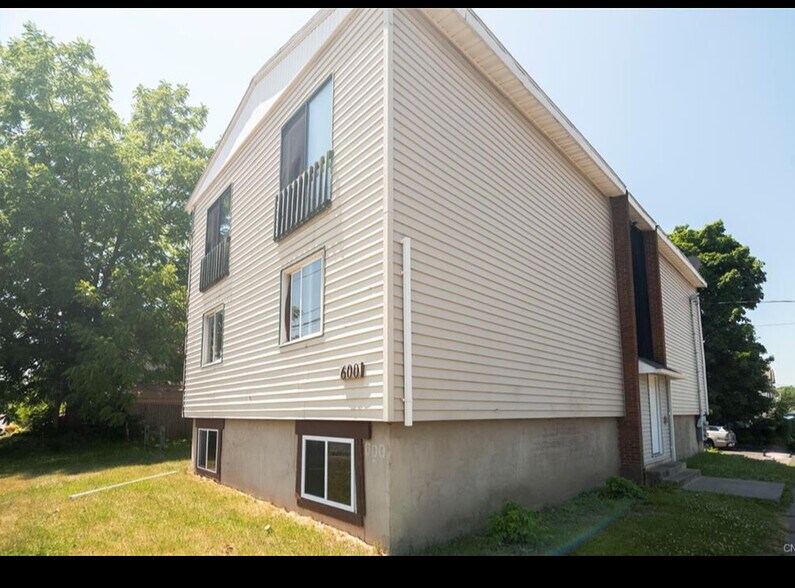 Primary Photo Of 600 South Ave, Syracuse Apartments For Sale