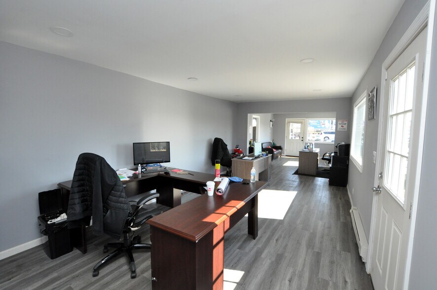 More Photos Of 1634 Nottingham Way, Hamilton Auto Dealership For Sale