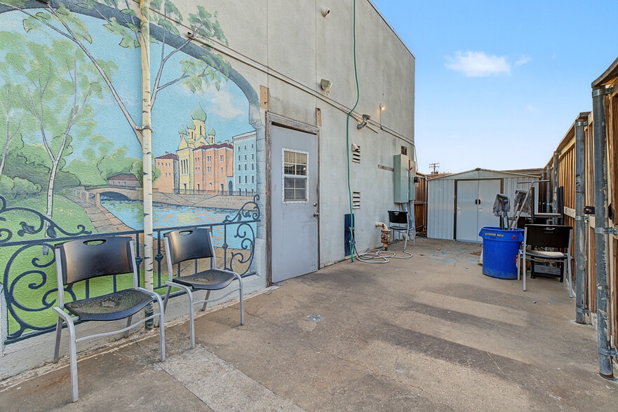 More Photos Of 1901 W Pioneer Pky, Arlington Restaurant For Sale