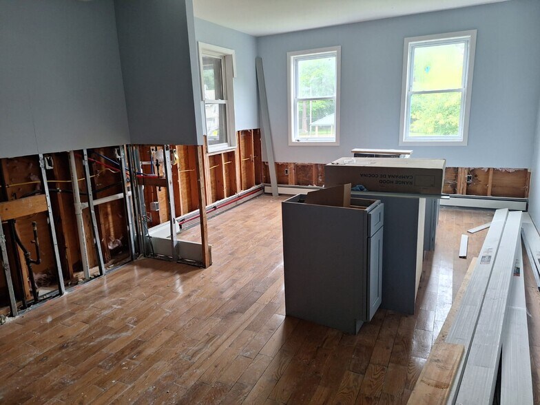 More Photos Of 365 Willow St, Waterbury Apartments For Sale