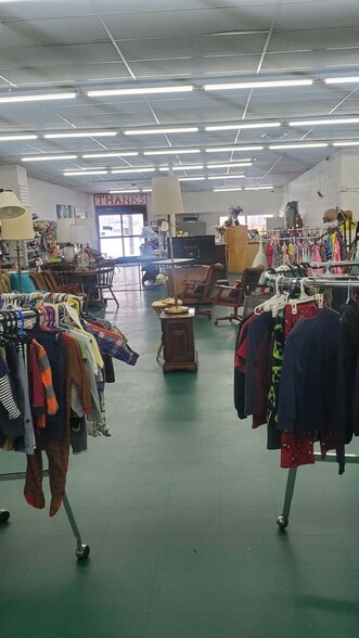 More Photos Of 920 10th St, Clarkfield Storefront For Sale