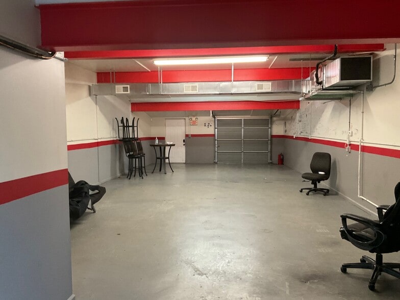 More Photos Of 585 N County Line Rd, Jackson Light Distribution For Lease