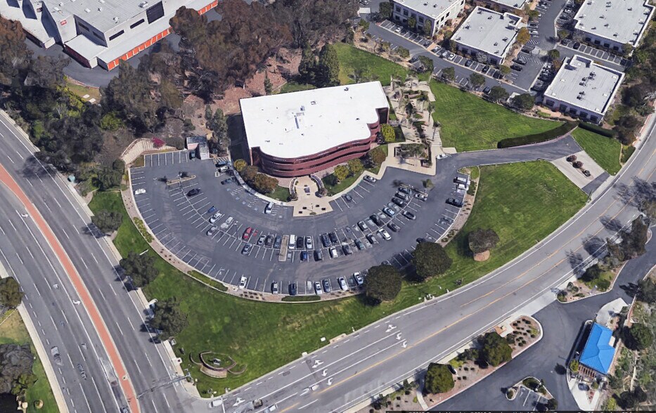 More Photos Of 2011 Palomar Airport Rd, Carlsbad Office For Lease