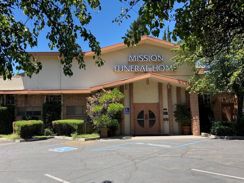 Primary Photo Of 22297 Mission Blvd, Hayward General Retail For Sale