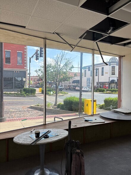 More Photos Of 121 W Walnut St, Rogers Storefront Retail Office For Sale
