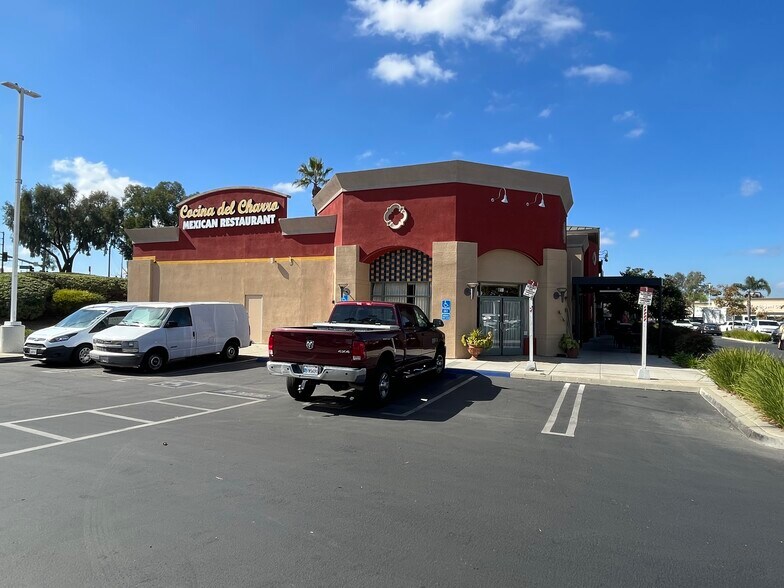 More Photos Of 810-890 W Valley Pky, Escondido Unknown For Lease