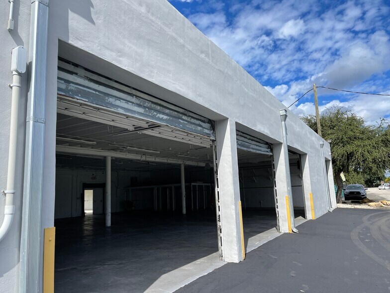 More Photos Of 5731 SW 23rd St, West Park Auto Repair For Lease