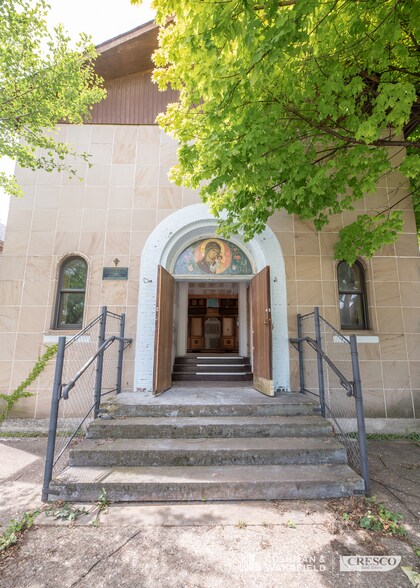More Photos Of 1350 W 69th St, Cleveland Loft Creative Space For Sale