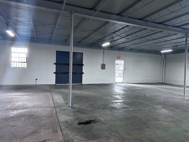 More Photos Of 1330 W Beaver St, Jacksonville Service For Lease