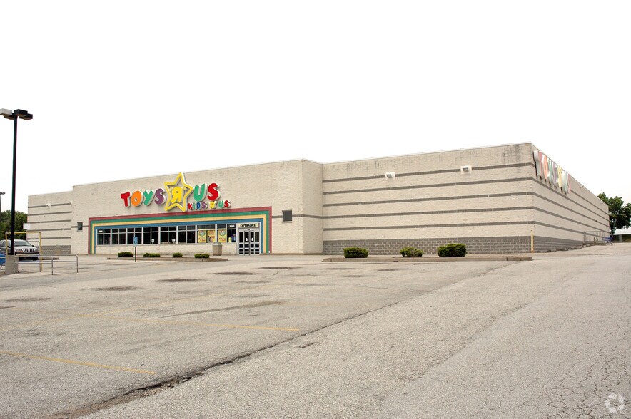 More Photos Of 10801-10865 W Florissant Ave, Ferguson Unknown For Lease