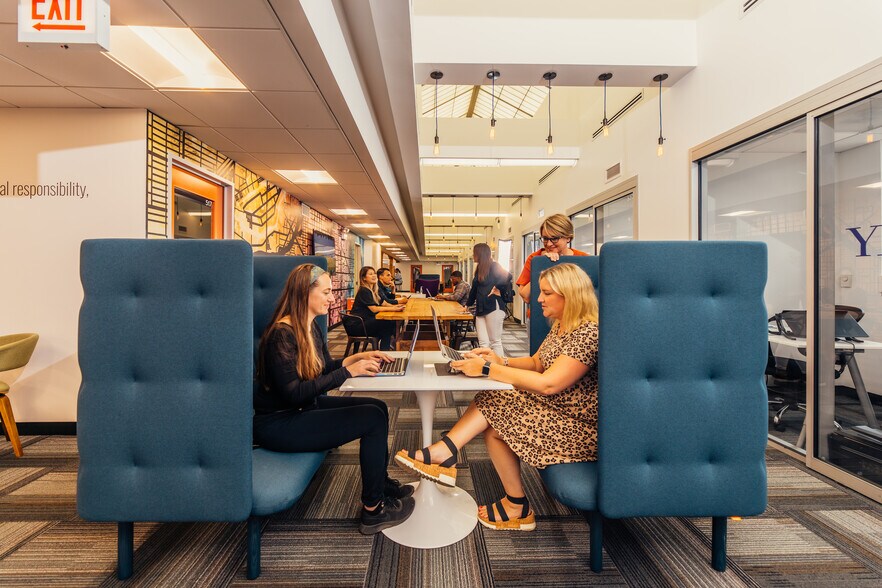 More Photos Of 73 W Monroe St, Chicago Coworking Space