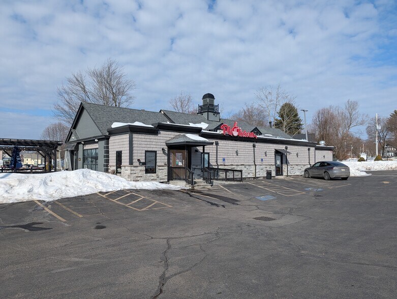 More Photos Of 1062 Main St, Holden Restaurant For Sale