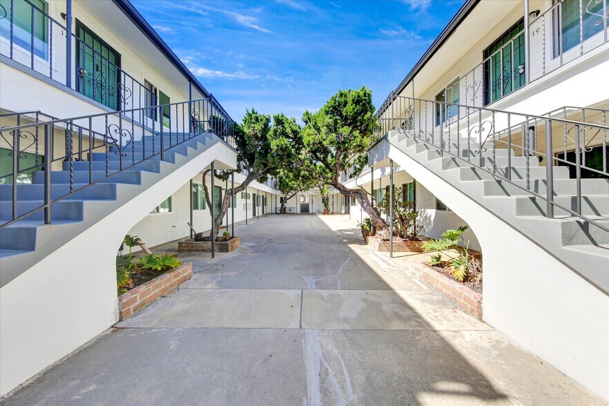 More Photos Of 7025 Boulevard Dr, La Mesa Apartments For Sale