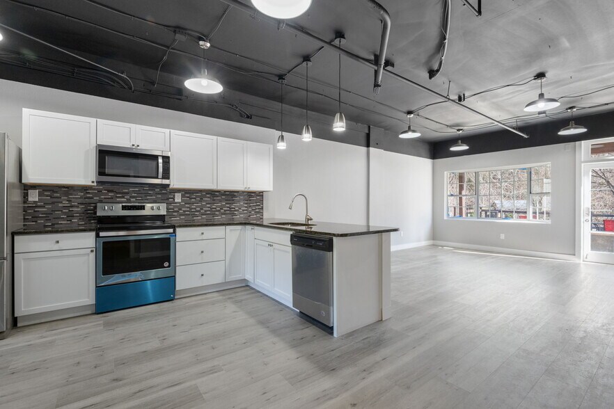 More Photos Of 849 Glades Rd, Gatlinburg Specialty For Sale