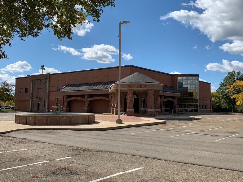 Primary Photo Of 4733 Hills And Dales Rd NW, Canton General Retail For Sale