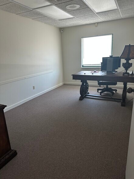 More Photos Of 4091 Colonial Blvd, Fort Myers Office Residential For Sale