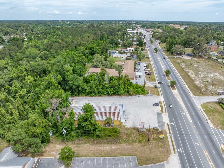 More Photos Of 1330 SW Main Blvd, Lake City Freestanding For Sale
