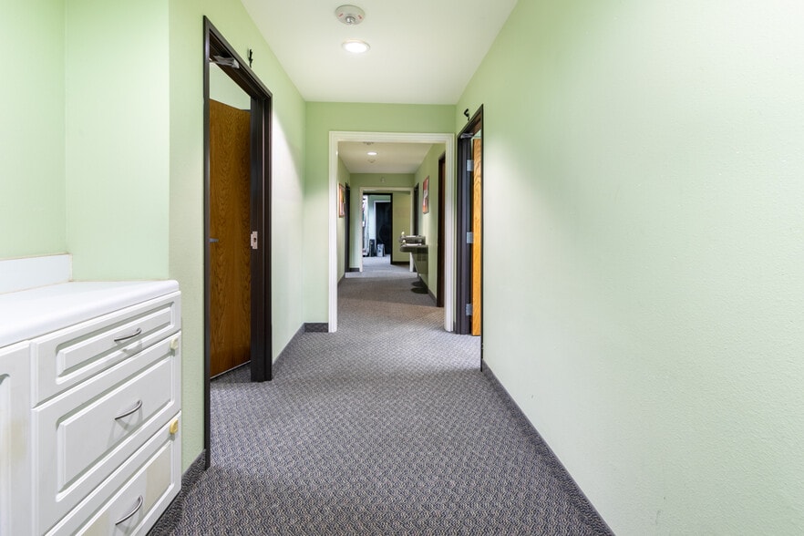 More Photos Of 6409 W Poly Webb Rd, Arlington Schools For Sale