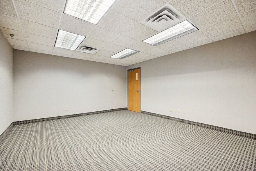 More Photos Of 1800 Pioneer Creek Ctr, Maple Plain Office For Lease