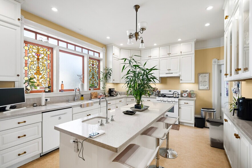 More Photos Of 1833 Clinton Ave, Alameda Apartments For Sale
