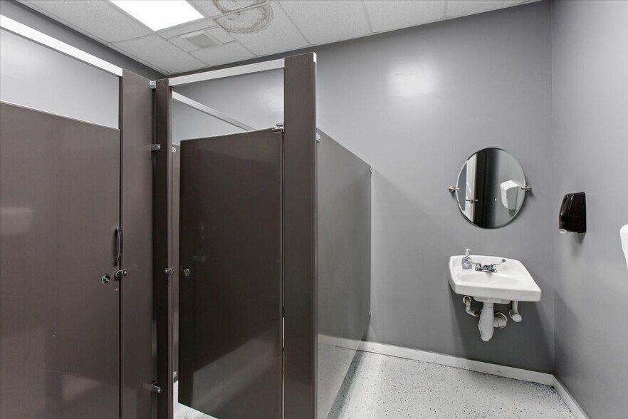 More Photos Of 2100 Highway 2004, Richwood Freestanding For Sale