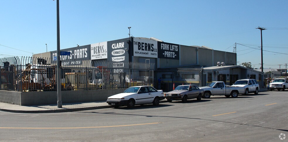 More Photos Of 1240-1250 W 17th St, Long Beach Service For Lease