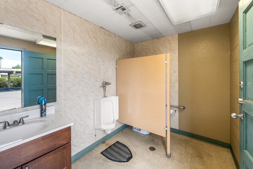 More Photos Of 760 S Stapley Dr, Mesa Office For Sale