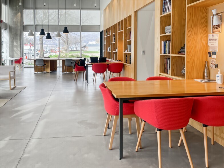 More Photos Of 460 Doyle Ave, Kelowna Coworking Space