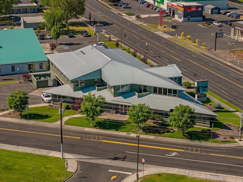 More Photos Of 1240 Pioneer Way S, Moses Lake Office For Sale