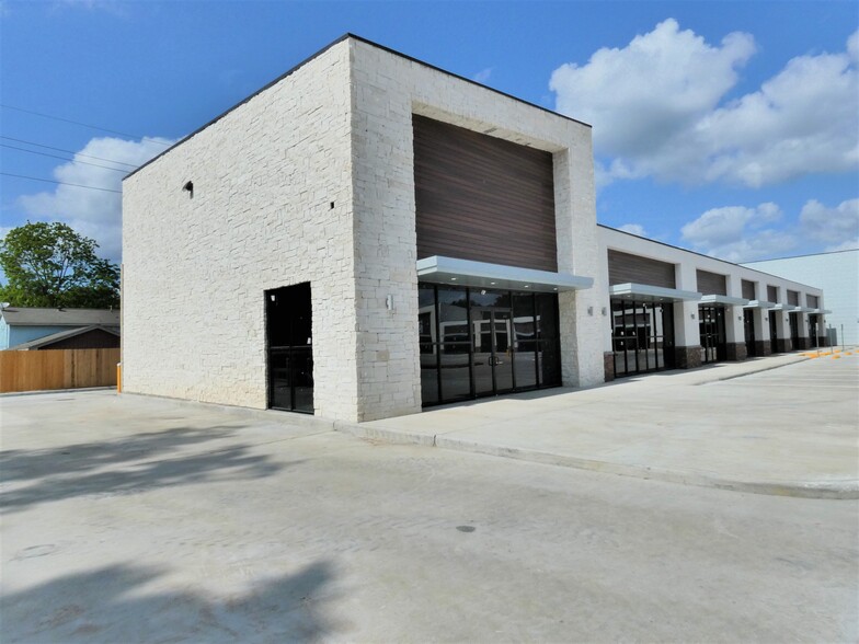 Primary Photo Of 11747 Fm 1960, Huffman Storefront Retail Office For Lease