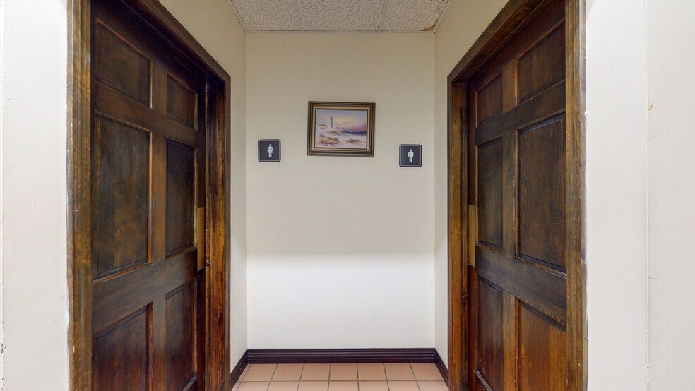 More Photos Of 6 Way Rd, Middlefield Office For Lease