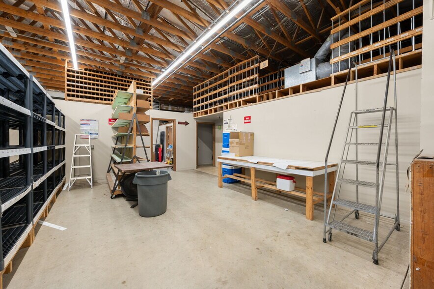 More Photos Of 16 E Industrial Rd, Branford Warehouse For Lease