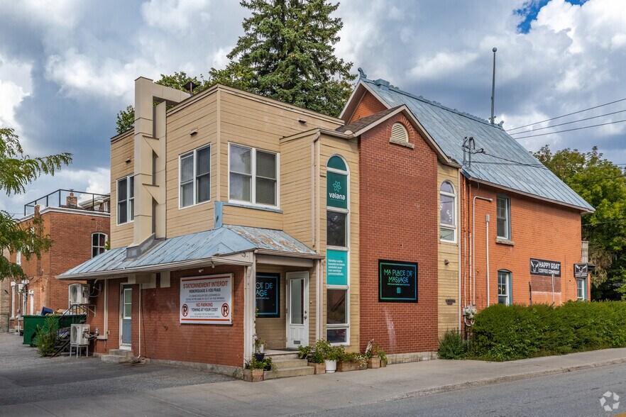 Primary Photo Of 241 Rue Papineau, Gatineau Office For Lease