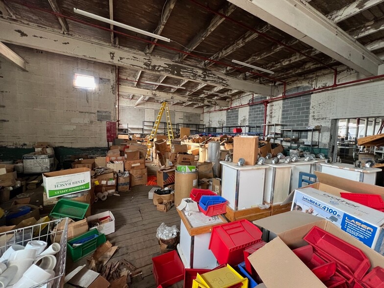 More Photos Of 224 Stockton St, Phillipsburg Showroom For Lease