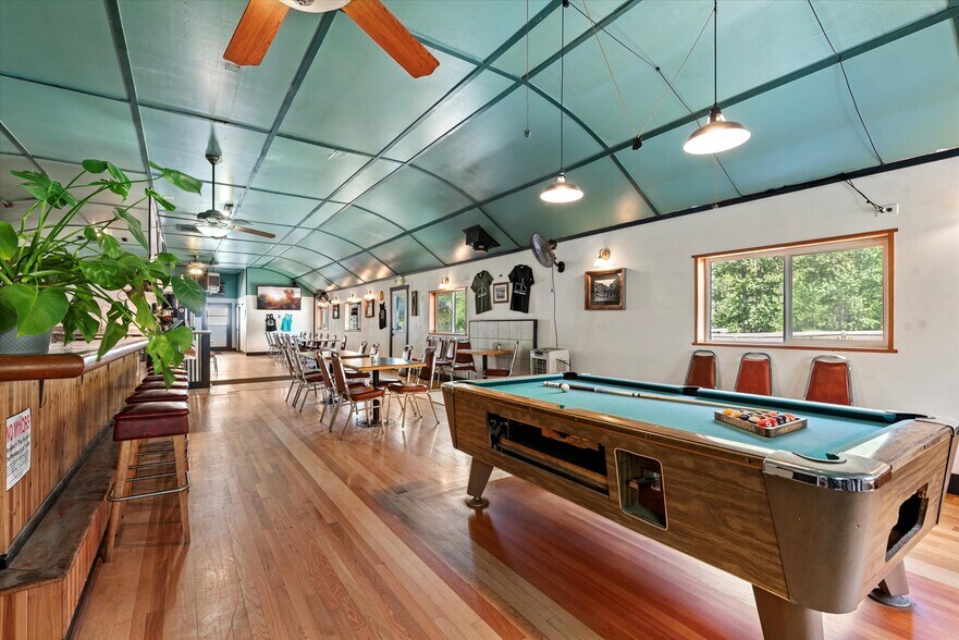 More Photos Of 53943 Highway 86, Halfway Restaurant For Sale