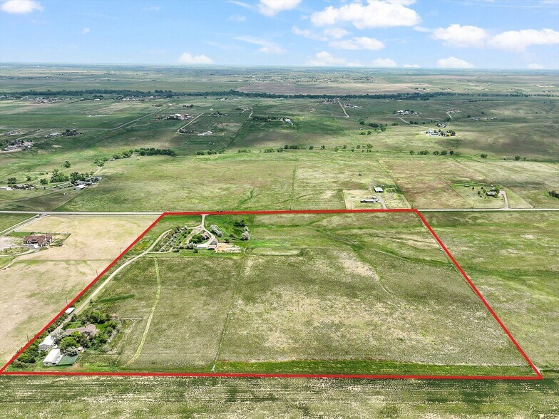 More Photos Of 1335 S Kio St, Watkins Veterinarian Kennel For Sale