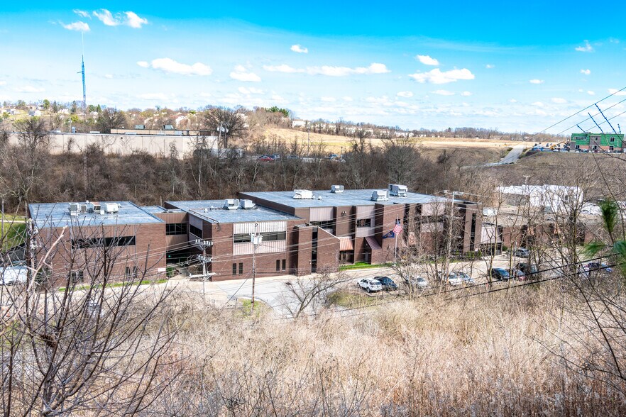 More Photos Of 1000 Church Hill Rd, Pittsburgh Office For Lease